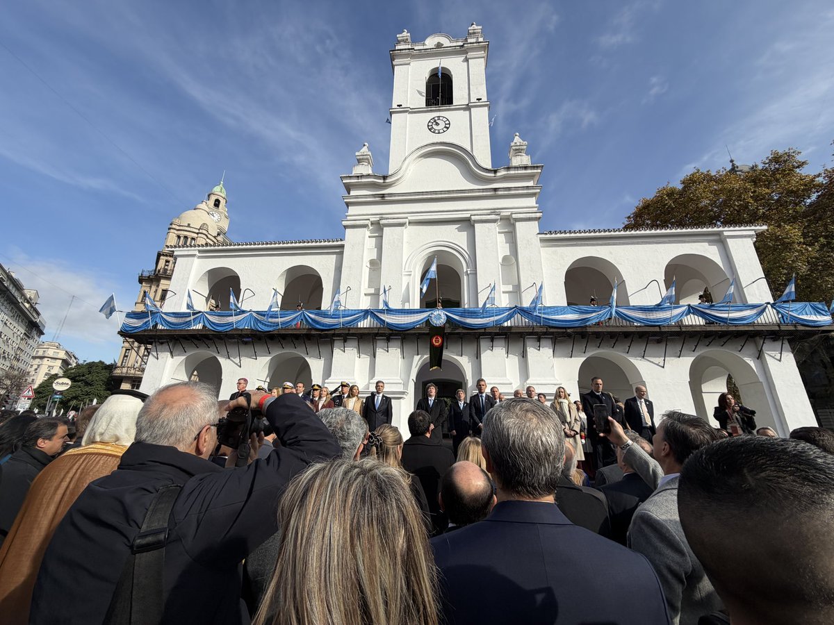 GlizePato's tweet photo. Más tarde, formé parte del tradicional Te Deum y del relevo de la Guardia de Honor, en una jornada cargada de emoción, memoria y orgullo por nuestra Patria.

Viva la Patria!!🇦🇷🇦🇷 https://t.co/My69wEYPmq