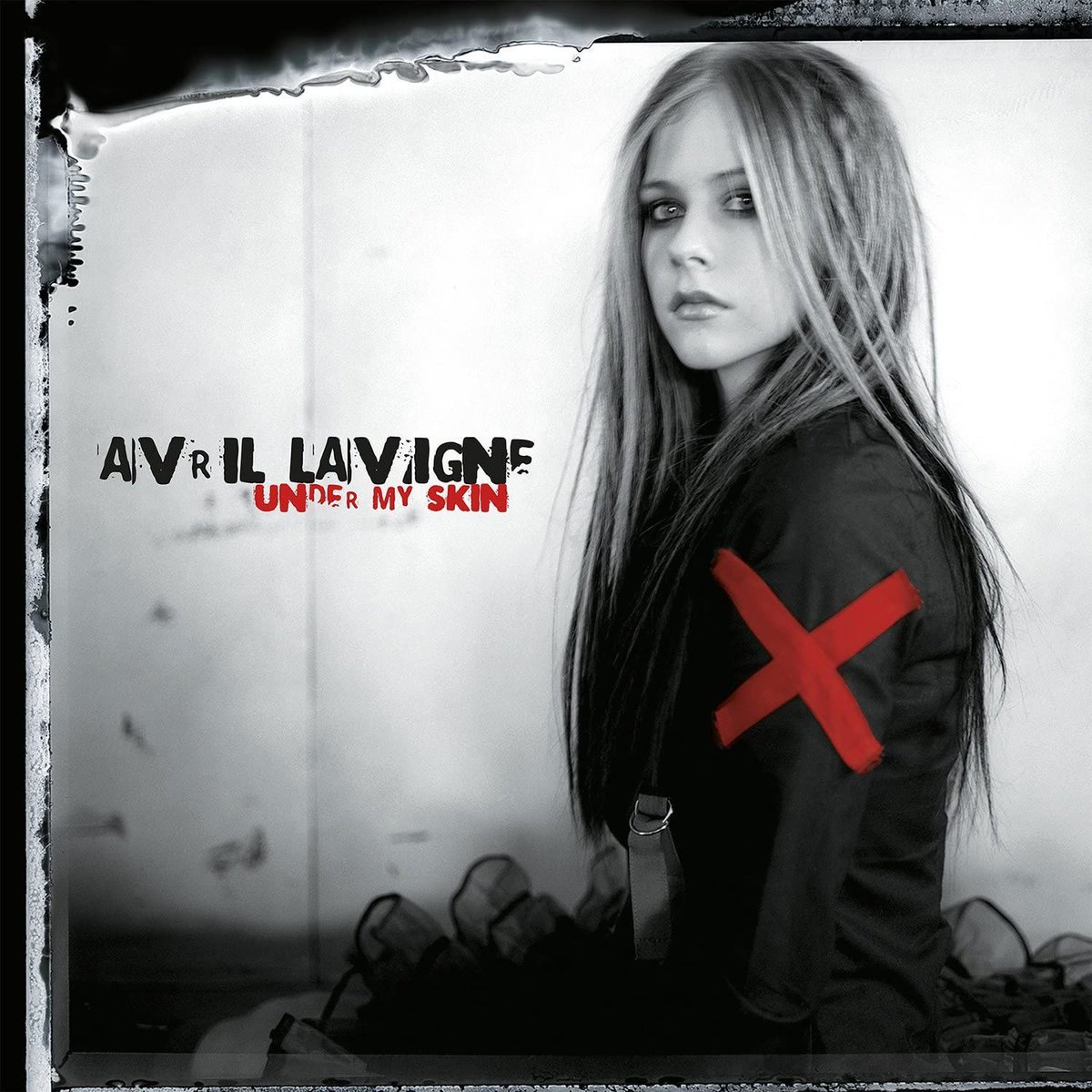 AvrilARG's tweet photo. 22 años de nuestro amado Under My Skin. Un disco para reír, llorar y emocionarse que después de 20 años se sigue sintiendo como en aquel 2004 ❤️🖤

¿Cuál es tu tema favorito del disco? ❌️ https://t.co/6XCBswro7B