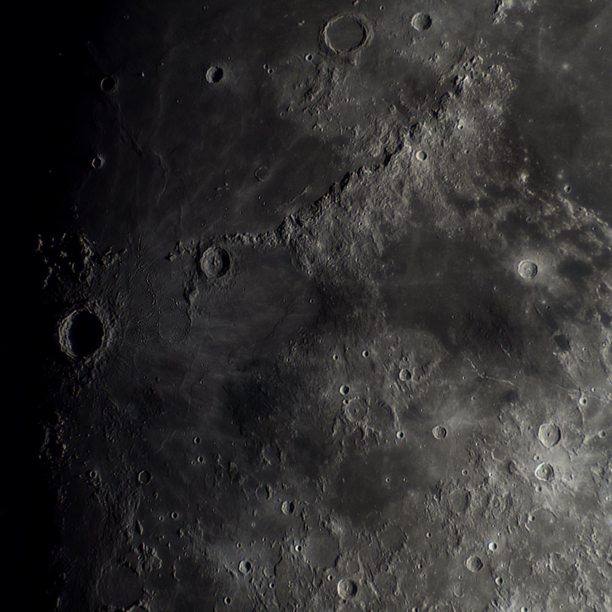 hyman_roger's tweet photo. Moon on 25th May 2026. @MoonHourSocial #astronomy #astrophotography https://t.co/3RiISyFqcu