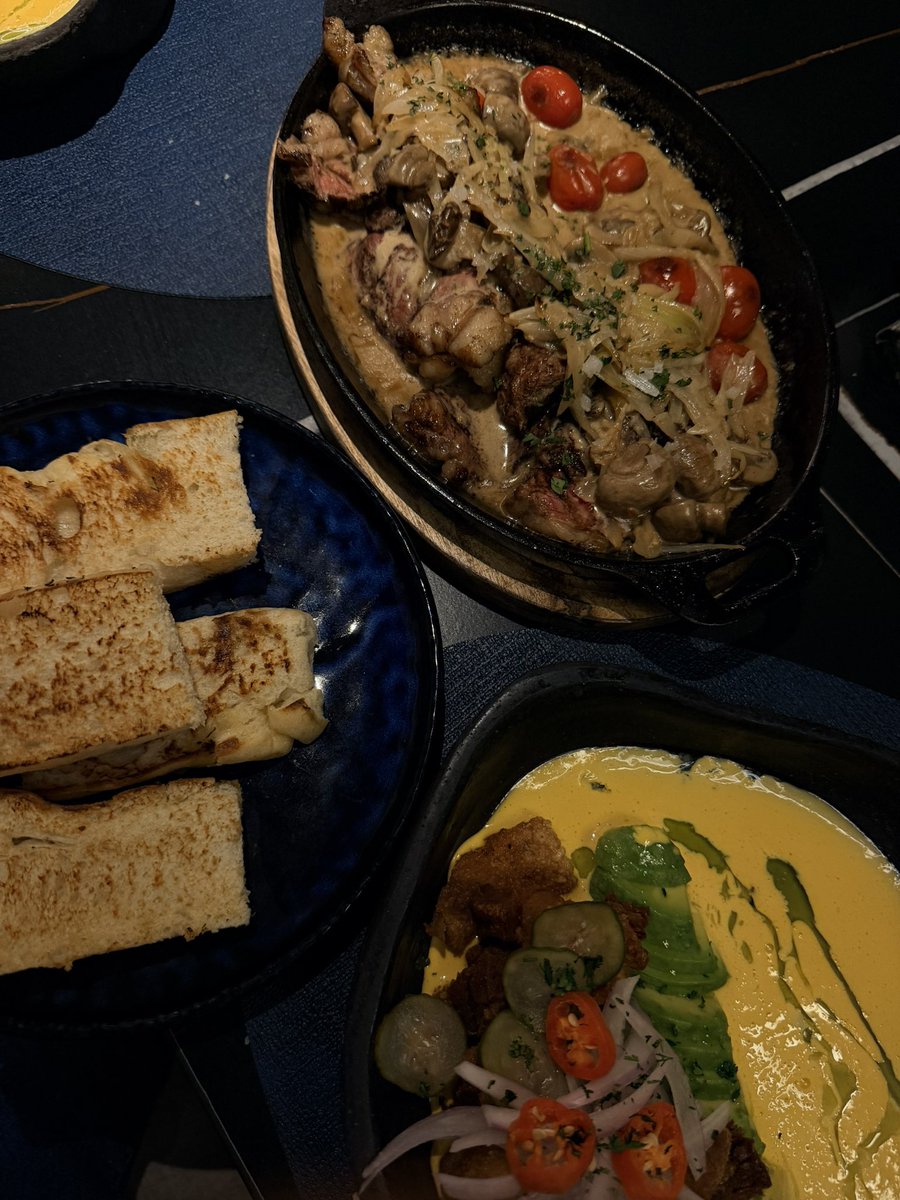 hansael's tweet photo. Tribu, Plaza del parque, Aurora.

Sabores nuevos, cantidad más que suficiente, precios adecuados; es la fórmula ganadora para el éxito. 

Me encantaría que hubieran más restaurantes con estas características en la ciudad. https://t.co/EzEZu91X7D
