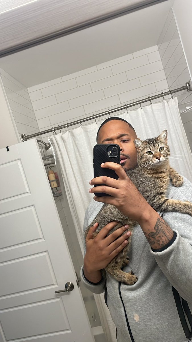 Welcome2the4thq's tweet photo. Just doing shit now https://t.co/gWEhYpPBV8
