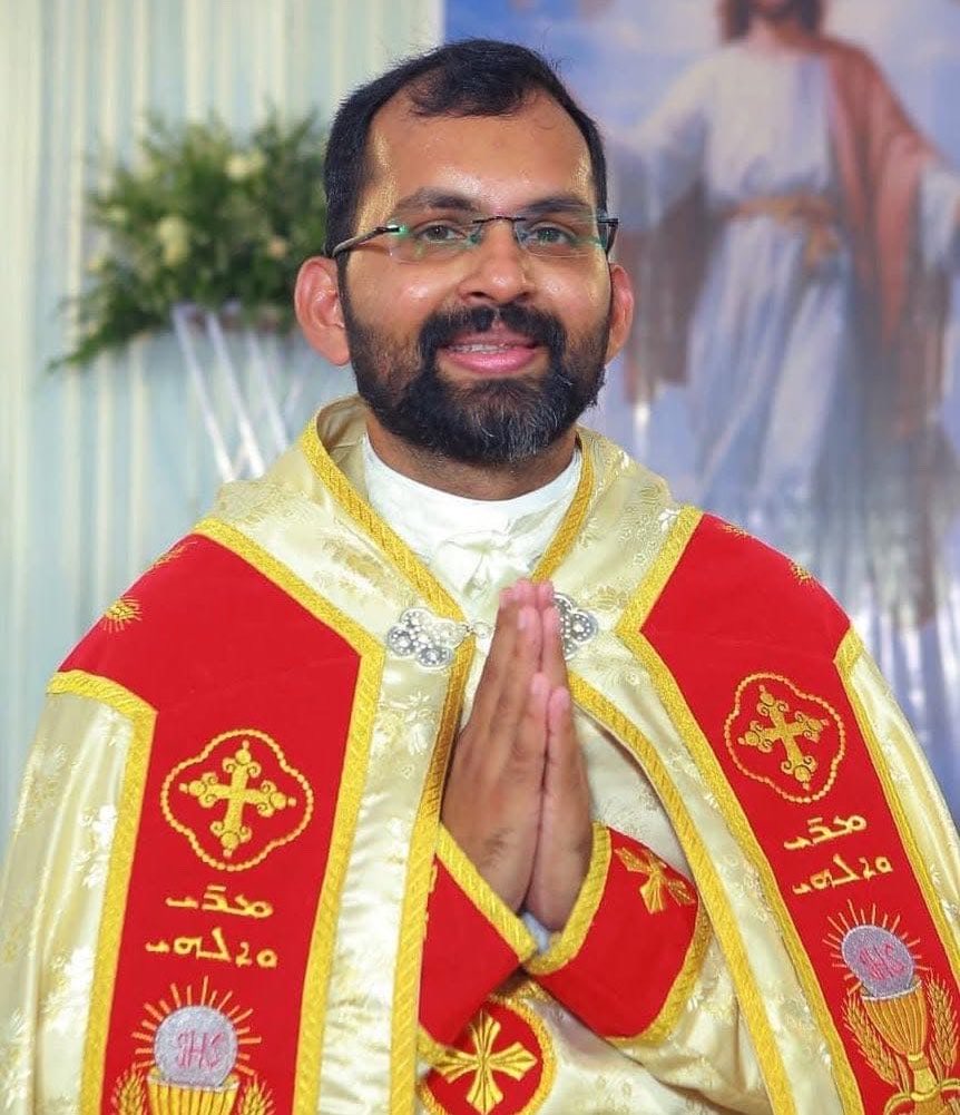 Sachinettiyil's tweet photo. Jose Thayil, who was ordained to the Catholic priesthood a couple of years ago for the Vincentian Congregation in the Indian state of Kerala, is a medical doctor who left his medical career to become a priest of Jesus. https://t.co/3XuOJppaEu