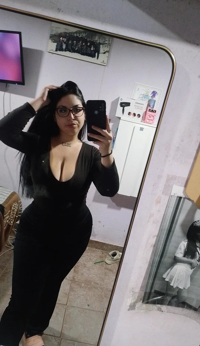 Chulita73656098's tweet photo. Merlina 🖤✨️ https://t.co/YdRwNKGd72