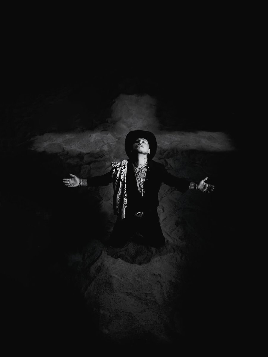 Christian Nodal tweet media
