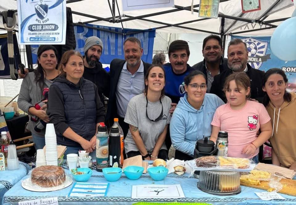fabianpitro's tweet photo. Este 25 d Mayo junto a los vecinos d #DelViso acompañé al Int @FedericoAchaval y al Sec d Gob @LaurentPilar a la celebración d la fecha patria en el desfile y festejo tradicionalista. Con orgullo honramos nuestra historia para construir el futuro. ¡Viva la Patria!" https://t.co/YI8phggytJ
