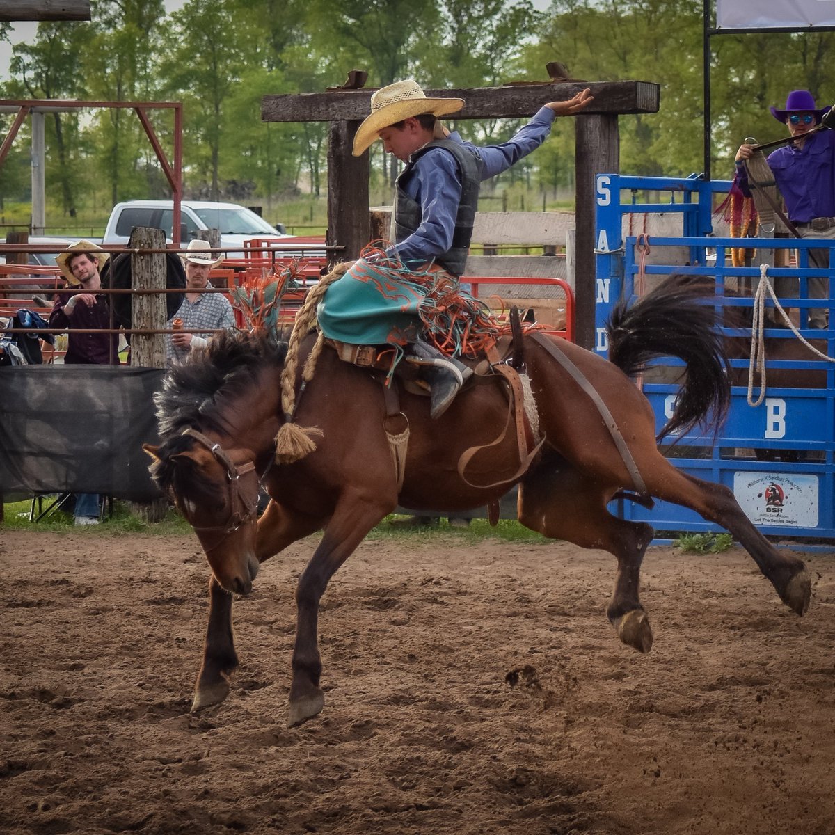 GoproPatrick's tweet photo. #SandburrRodeo #Rodeo #cowboy #Nikon #iowa https://t.co/GRbGsmPD9T