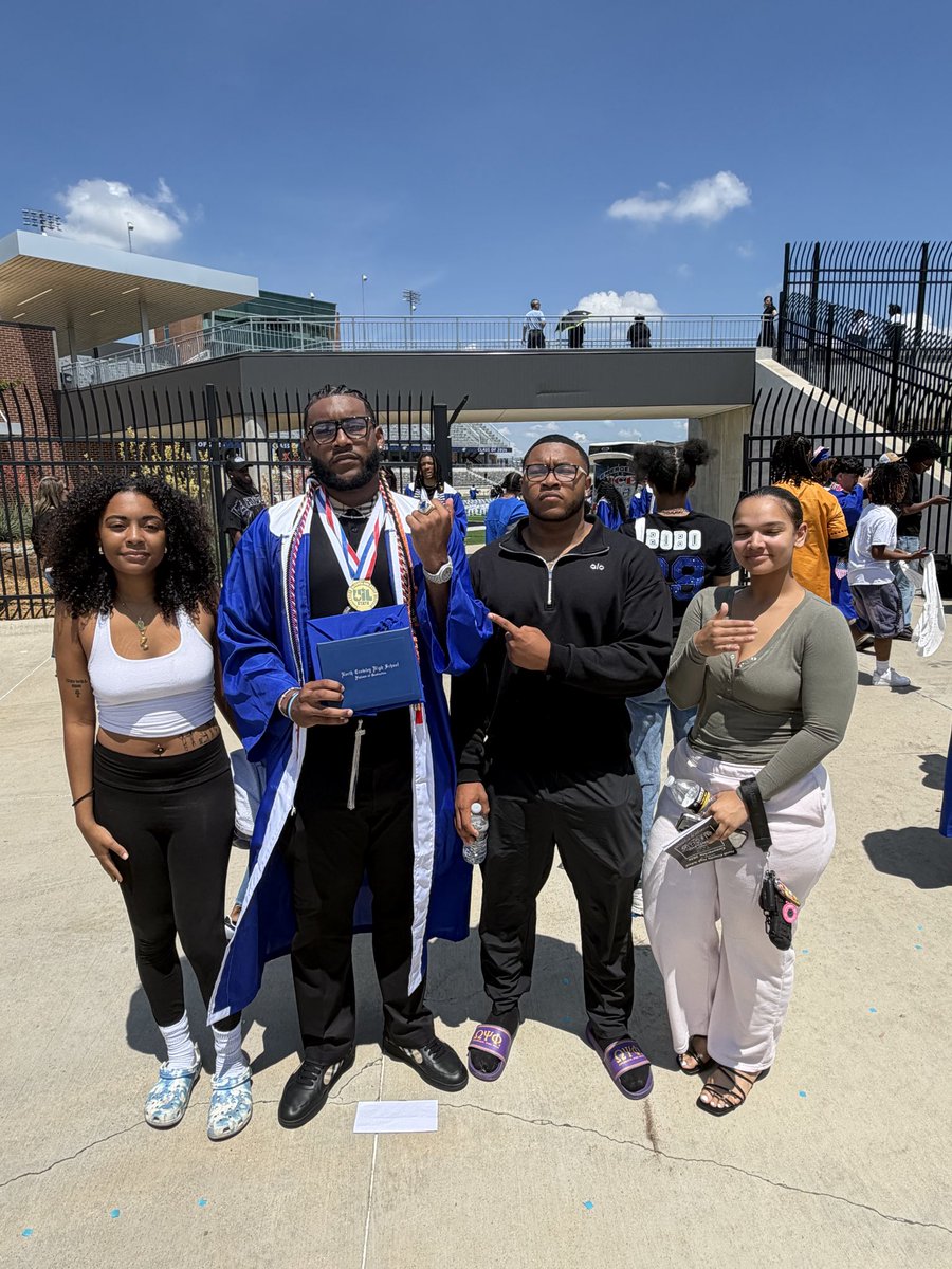 JohnTurntine's tweet photo. Congratulations to my Son @TurntineJohn for graduating today from HS. We are proud of you son. Amazing HS career. I love you ❤️ John III. #teamturntine #senior26🎓 #TINE #magnacumlaude #TINE #HOOK’EM https://t.co/nvMsgy6Pwg