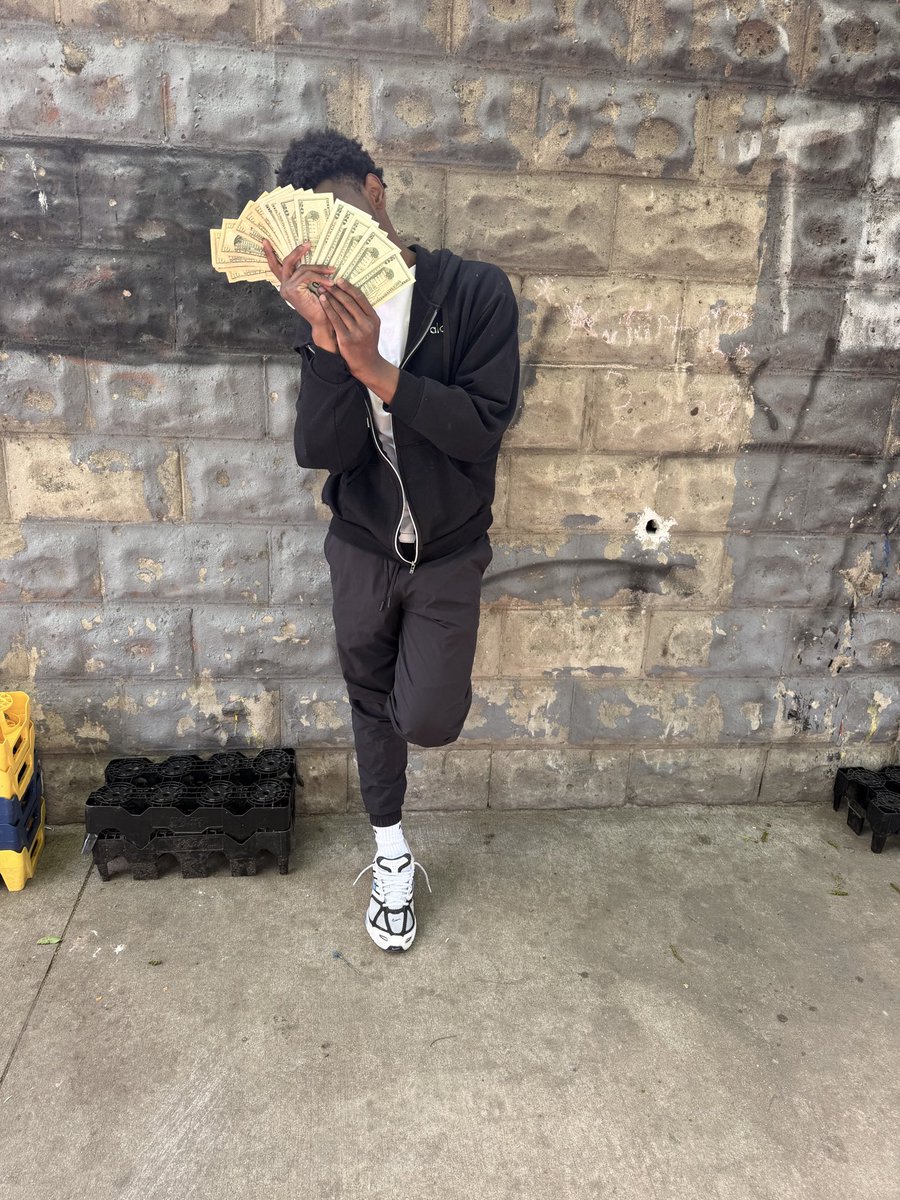 35 youngan💸 tweet media