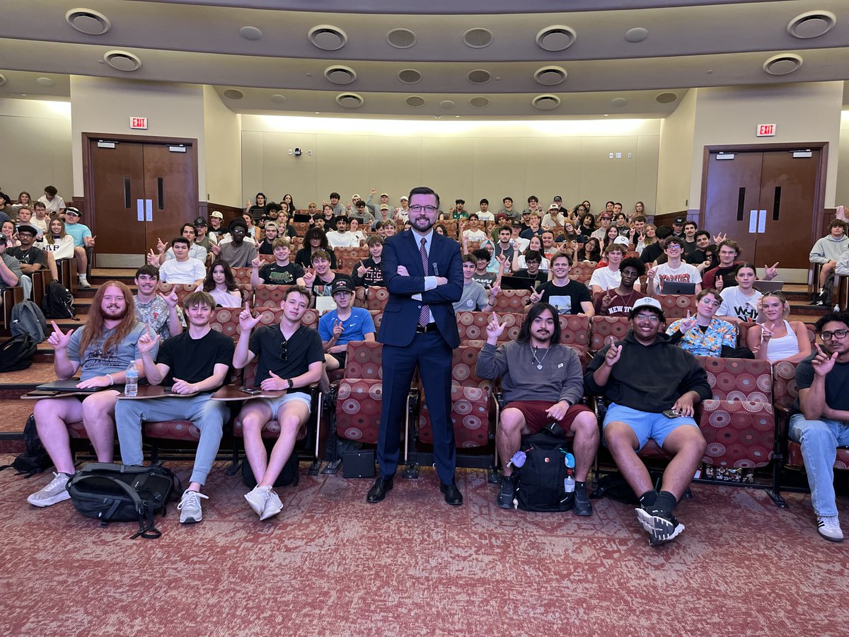 AndrzejFafara's tweet photo. 🇵🇱 This spring, back at @TexasTech in #Lubbock and at the #Rawls College of Business 🎓

Great discussions on 🇵🇱🇺🇸 #relations, #innovation &amp; #diplomacy, especially meaningful as we celebrate 250 years of Polish-American #friendship 🤝

#Poland #Texas #America250 https://t.co/uuZBw2co4v