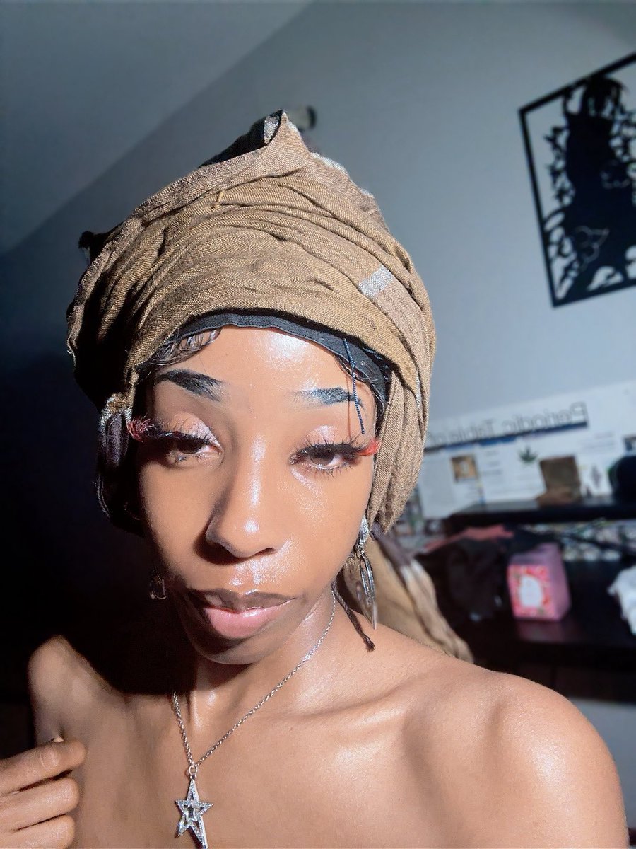 yonnasroom's tweet photo. 🧜🏽‍♀️ https://t.co/RwJ6HFnLr2