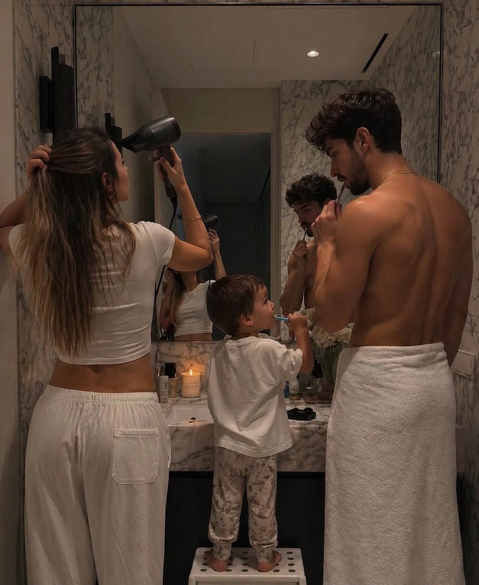 NoCapCouples's tweet photo. Family Goal https://t.co/AsLwUdFe2N