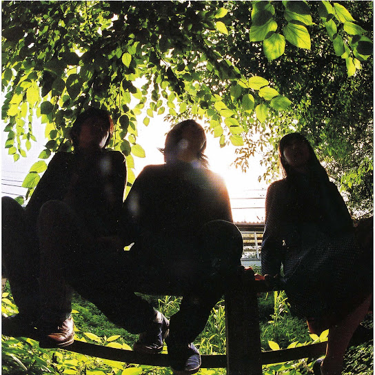 FefoDailyAlbum's tweet photo. 木洩陽通りにて[Komorebi dōri nite] - Lamp (2005) #516
10.0/10.0
Shibuya-kei, Jazz Pop, Indie Pop, female vocals, male vocals, happy, spring, mellow, melodic, lush, uplifting, warm, urban, bright, smooth, soft, soothing, romantic, bittersweet, smooth https://t.co/kuzQ9WAtzY