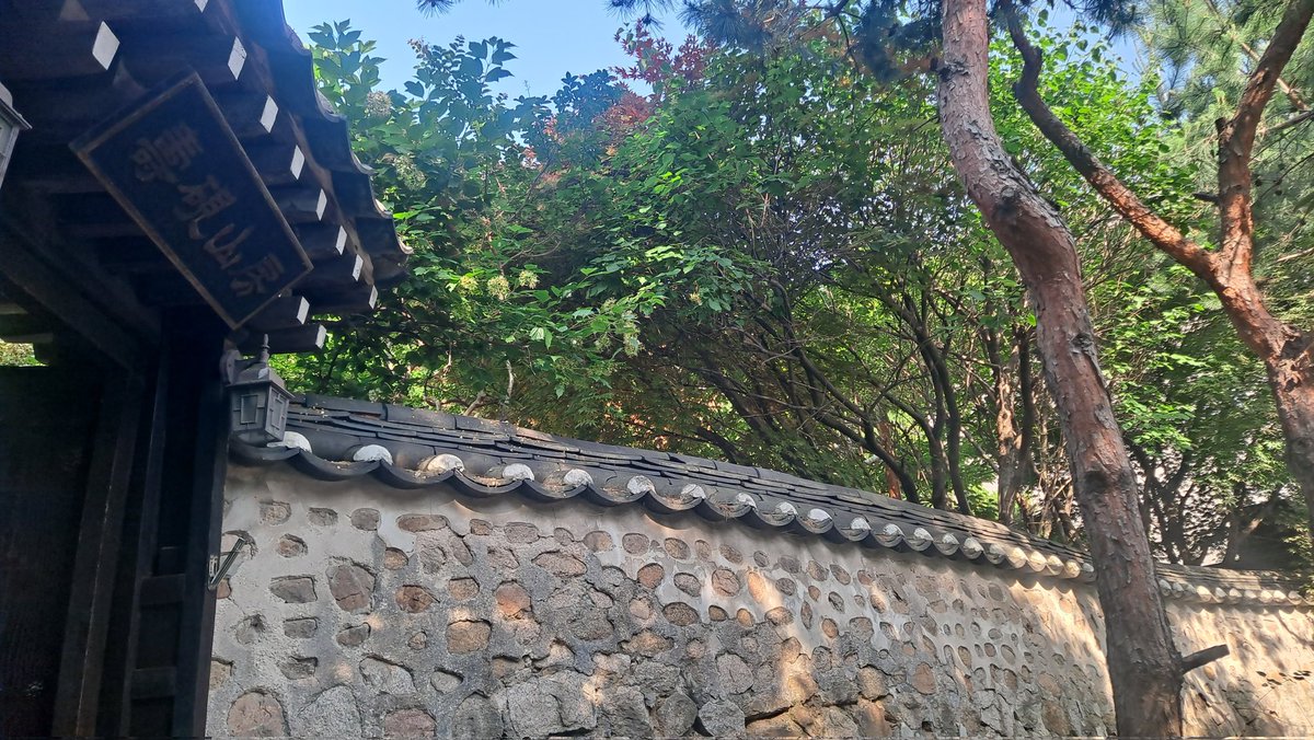 sshhpak's tweet photo. 성북동의 처여름 https://t.co/FikwVoW2io