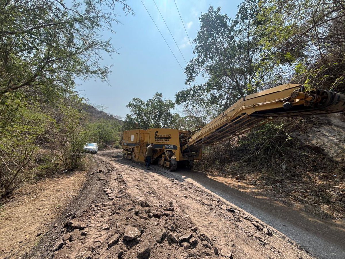 SI_Morelos's tweet photo. En Tlaquiltenango, durante 2026 se destinarán cerca de 40 millones de pesos para infraestructura vial, a fin de impulsar proyectos que atienden rezagos históricos y construyen caminos hacia un mejor futuro para todas y todos. 🚧🤝

🔗: https://t.co/0SWMKcKWlg

#LaTierraQueNosUne https://t.co/vo0uP1VelC