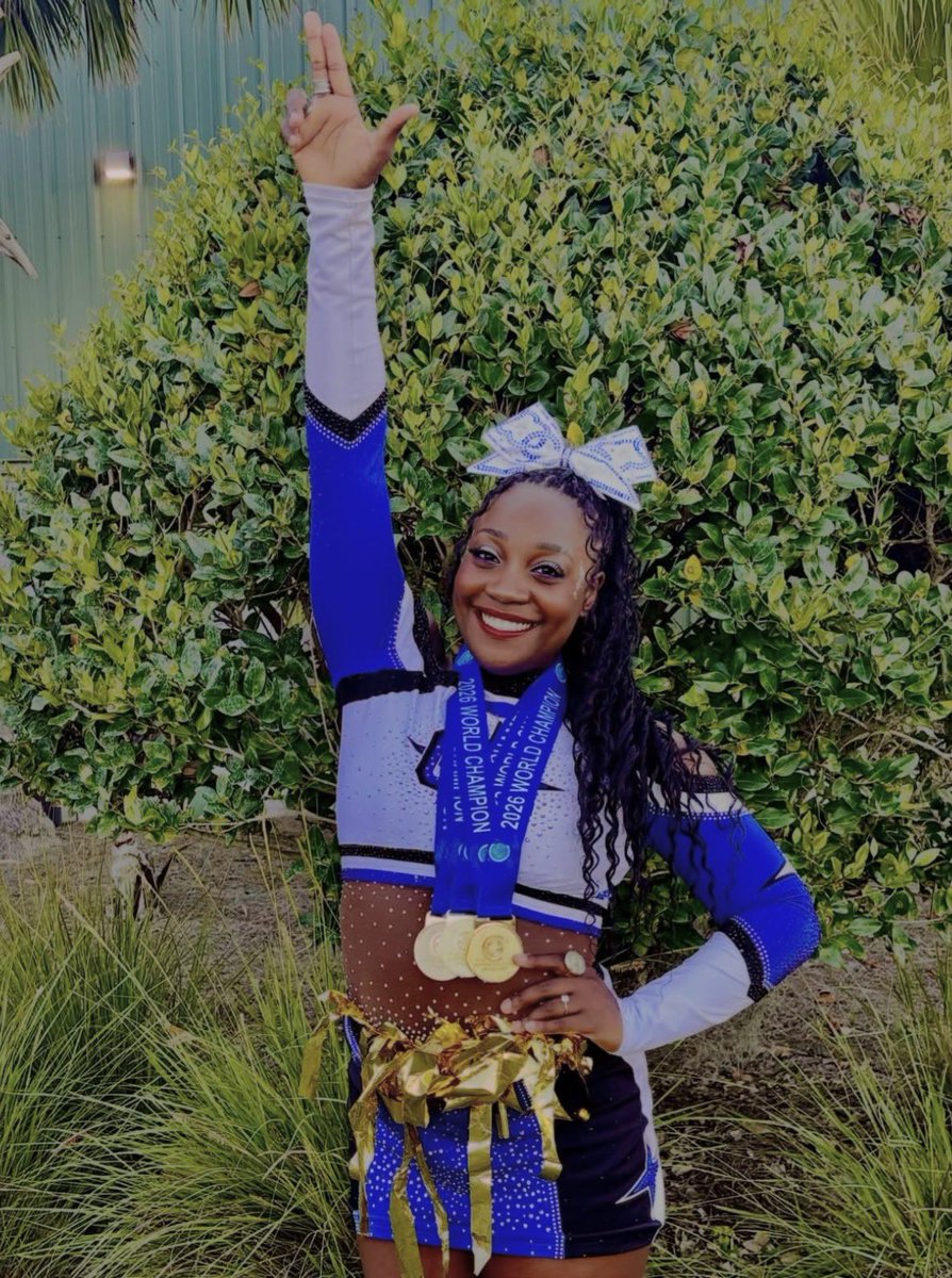 smoedallday's tweet photo. veteran kayla 💙 https://t.co/tuDMcc1p6b