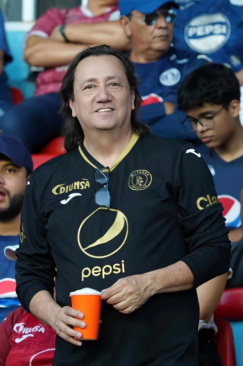 LOKOXMOTAGUA's tweet photo. Feliz día del periodista hondureño. 

Qué Dios bendiga sus vidas. https://t.co/sqkgVr44KC