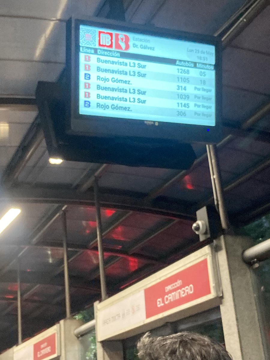 ivansd20's tweet photo. @MetrobusCDMX ese msj que dice por llegar, a cuantos minutos equivale?? ya van más de 30 min y no llega nada!! https://t.co/HusU1AuP29