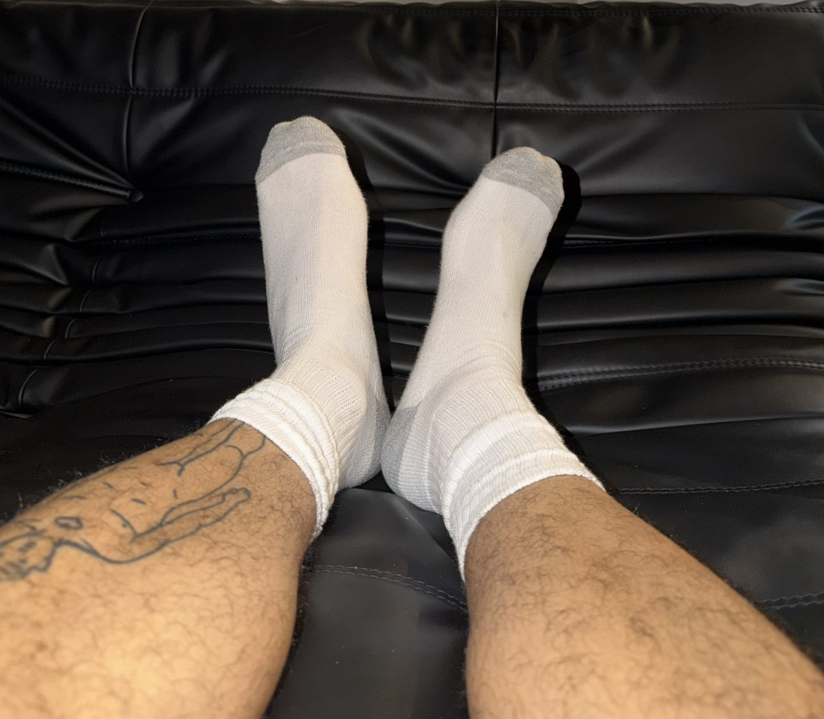 🦶🏼🍑🍌 tweet media