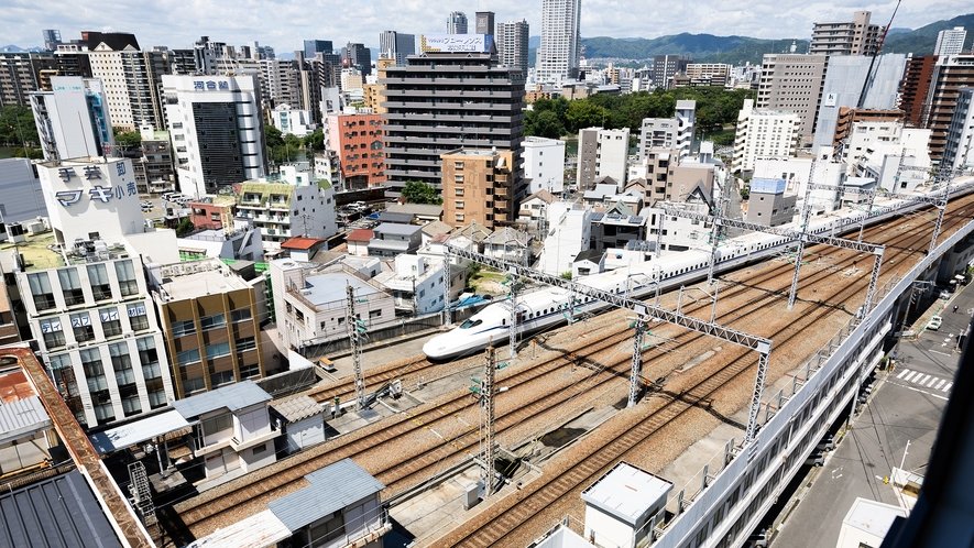 kankohhotel's tweet photo. 【アパホテル広島駅前新幹線口】
2024年7月26日オープン
広島エリアのアパホテルとしては唯一、客室内から山陽新幹線の往来を見下ろすことができる「新幹線ビュールーム」を販売。
https://t.co/in3eW322sI https://t.co/UTtU9rfycT