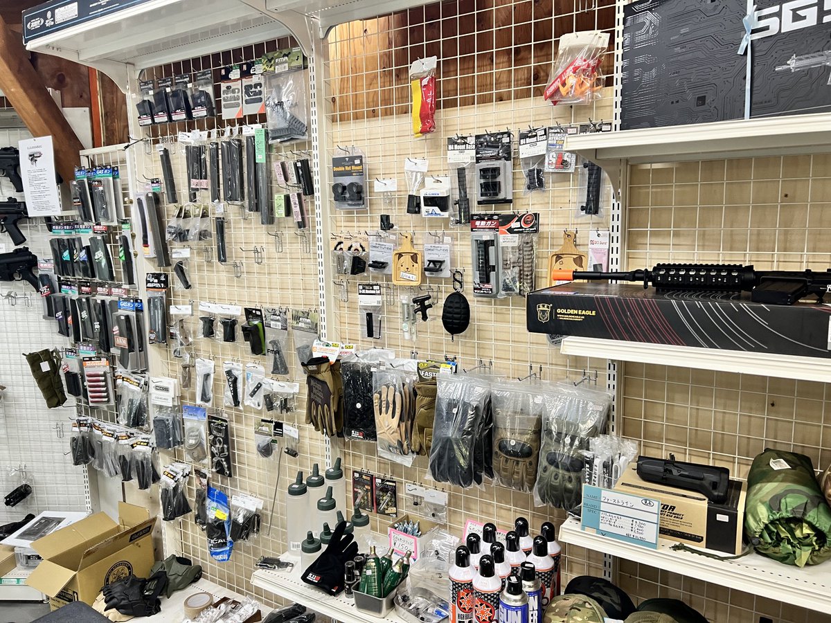 ZERO_IN_990's tweet photo. 本日も営業開始❗️
ゼロからスタート出来るショップ『ZERO-IN』です♪

新品商品、委託販売、シューティングレンジ利用可能です。

正面ゲートは閉めていますので、
裏口より入場お願いします。

#ミリタリーショップ #ZeroIn #サバゲー #山形 #ZAO #No990 #ゼロイン https://t.co/Inqr9u01eL