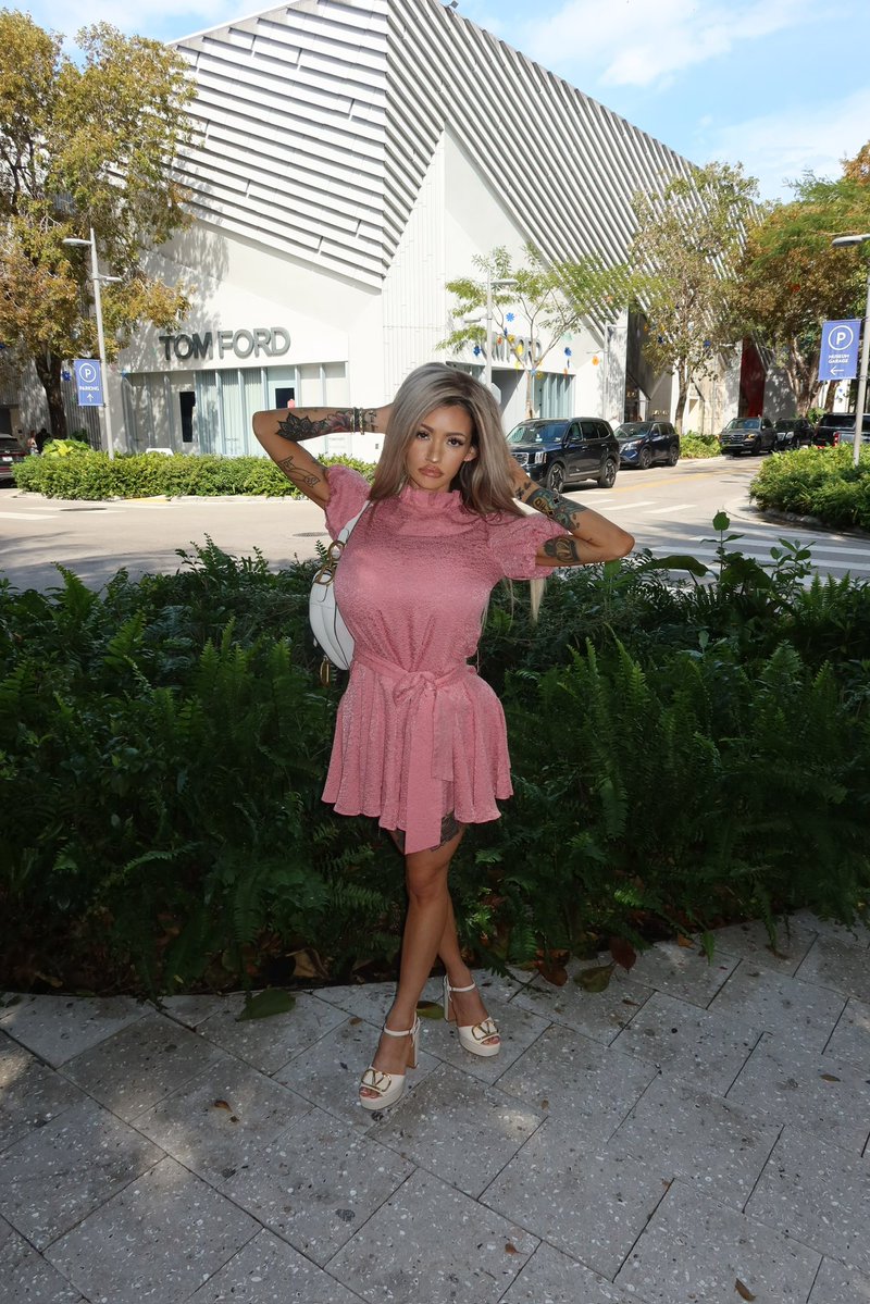 Bimbo Goddess 🍒💰 tweet media