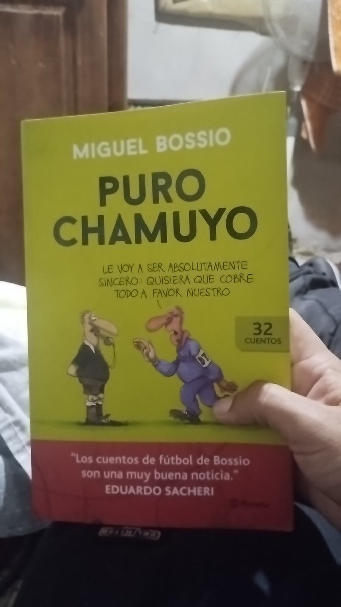 maxiroberto's tweet photo. Ya está a la vuelta de la esquina el inicio de un nuevo mundial. El otro día me autoregale este (gran) libro del colega @MiguelBossio. Volvamos a la lectura
Saludos Miguel desde #Posadas. Cuando guste te esperamos x la tierra colorada https://t.co/nqmPF8edl6