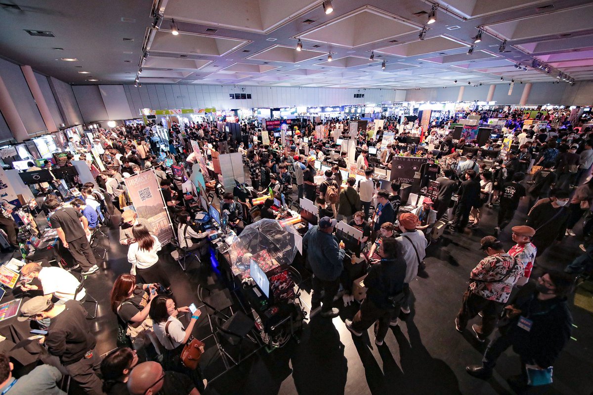 4GamerNews's tweet photo. 「BitSummit PUNCH」，累計来場者数が昨年比117％となる過去最大の6万8208人を記録
https://t.co/nlJTStipn3

総出展数は496となった。また，2027年のBitSummitは5月21日〜23日に開催される予定だ https://t.co/BmMfPIDO32