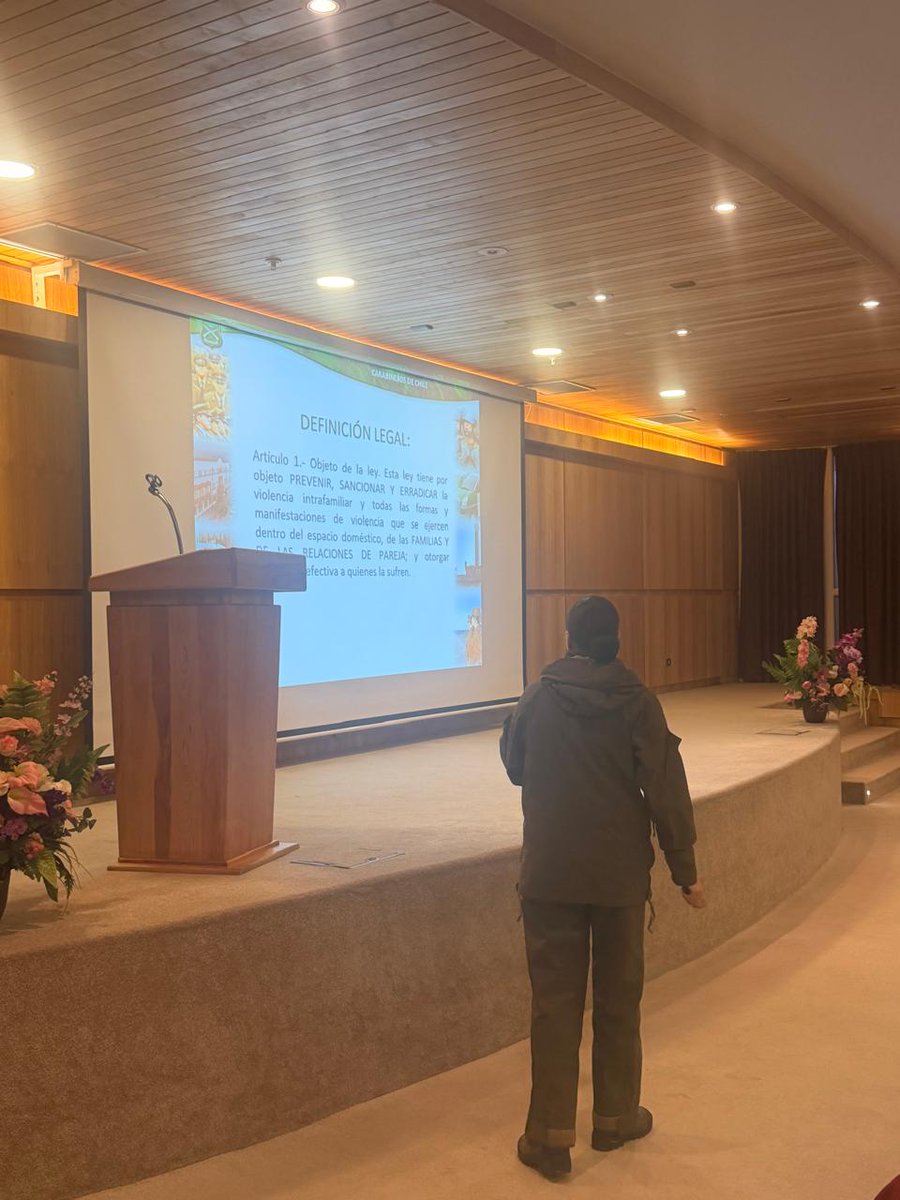 CarabMagallanes's tweet photo. @CarabMicc de la 1a Com. #PuntaArenas realizó charla de VIF con la finalidad de concientizar y educar respecto al cómo y dónde denunciar cualquier maltrato físico o psicológico que puedan estar afectando al personal de la salud del Hospital Regional de la comuna.
#OrdenyPatria https://t.co/zBXRuus4BL