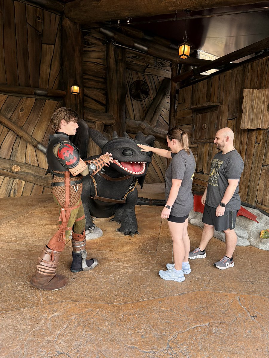LewisChelsea21's tweet photo. Meeting Toothless. Core memory unlocked. ❤️ https://t.co/nHSnpJWz8M