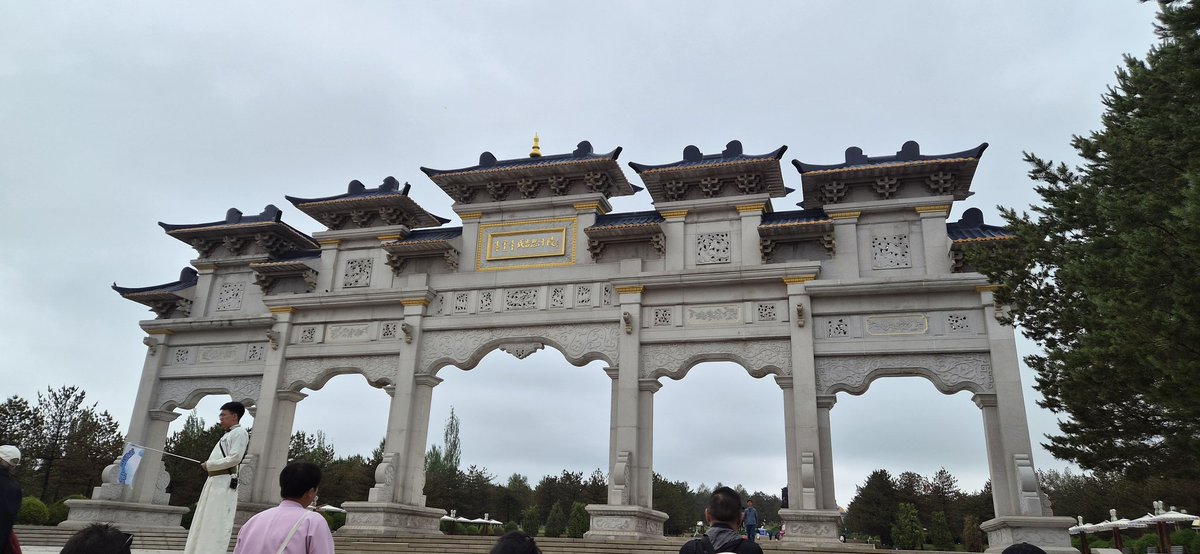 UsetsuRin's tweet photo. Day 4 Gengkhis Khan Mausoleum and Mongol Tibetian Buddhist Temple https://t.co/Dkf94oYWnY