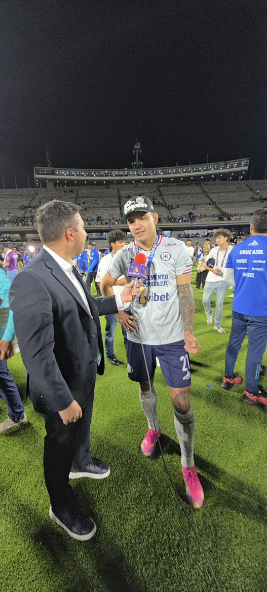 puelloasilva's tweet photo. Final Pumas Vs Cruz Azul. 

Agradecido por una final más. La tercera al hilo @AztecaDeportes 

Merecido título para Cruz Azul. En Pumas hay proyecto y hay rumbo. https://t.co/ndHrIrBXSi