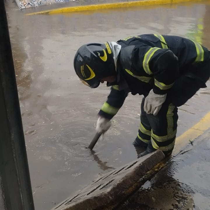 Jefe Vulcano Cova tweet media