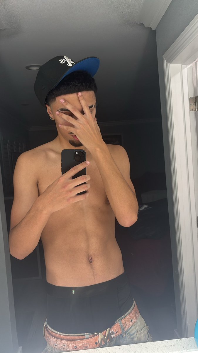 200kbam's tweet photo. Need me a thick Latina https://t.co/7HjtVIZ0bF