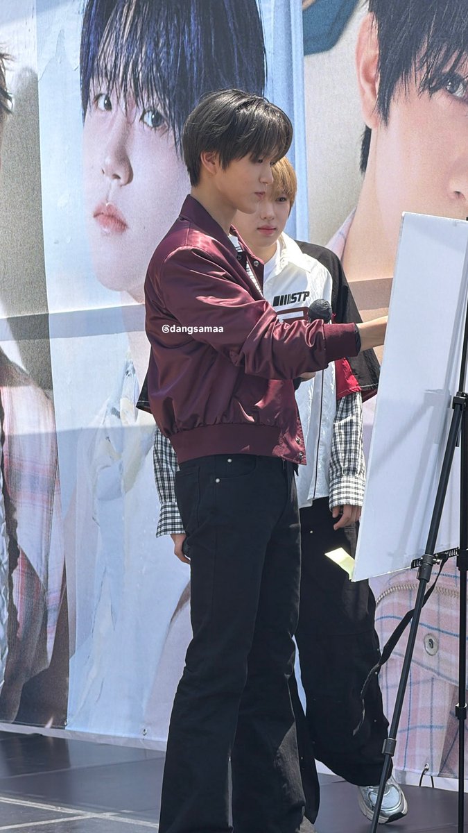대견이 tweet media