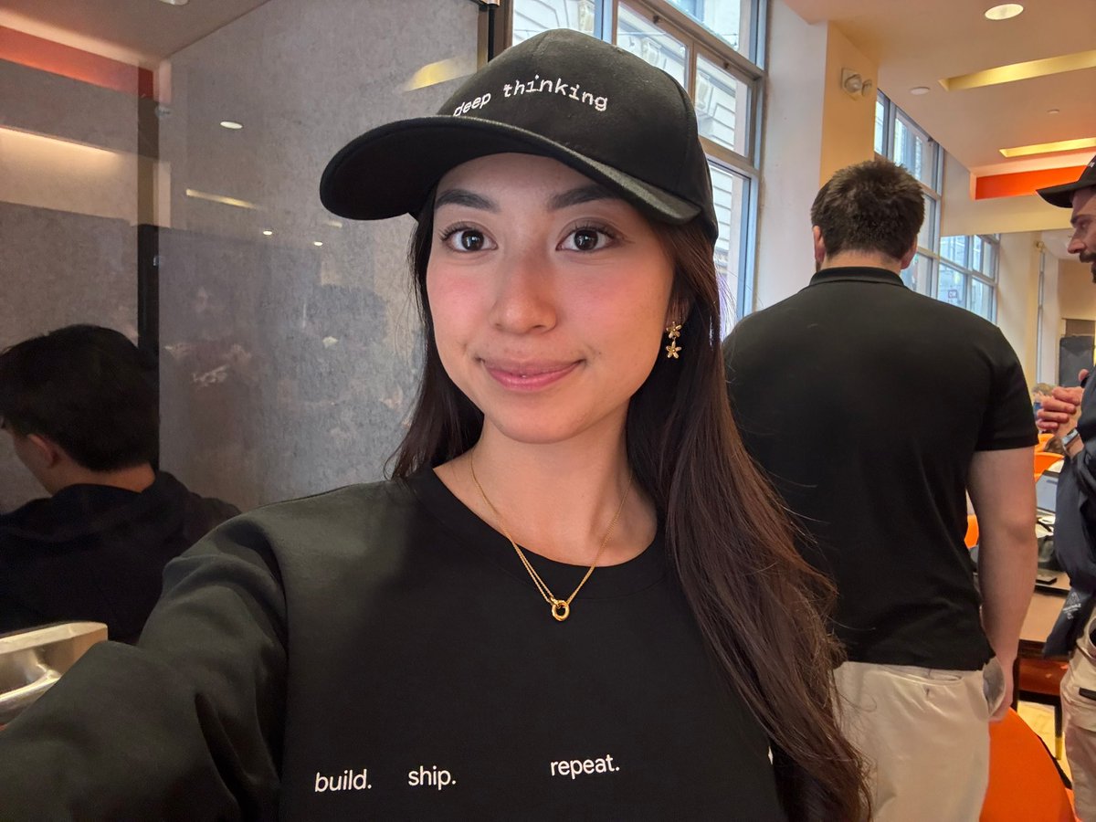 laura tweet media