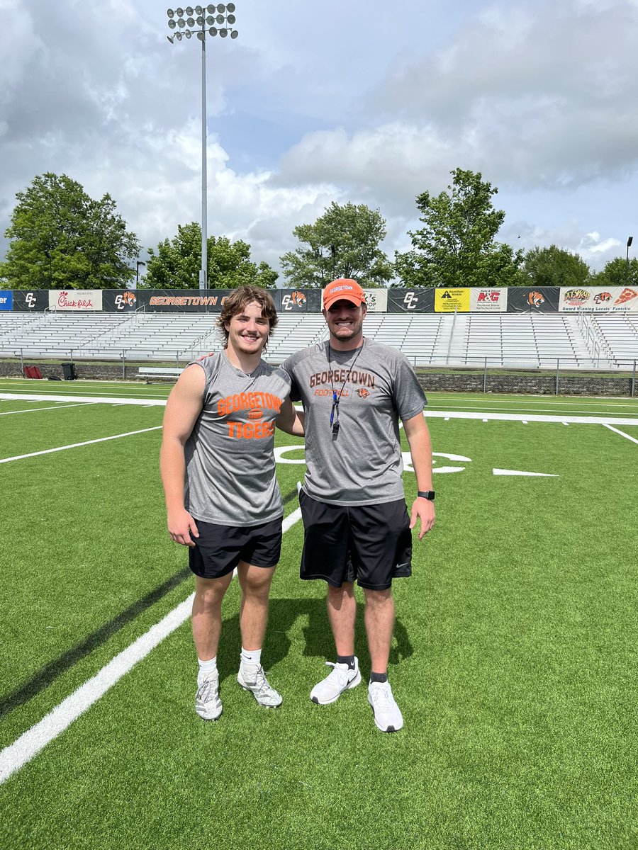 Br0dyP's tweet photo. Had a great time competing at Georgetown’s camp this weekend!
@JohnPerin @CoachDGage @Coach_Harmon51 @LippertScouting https://t.co/1QBZzNMsLK