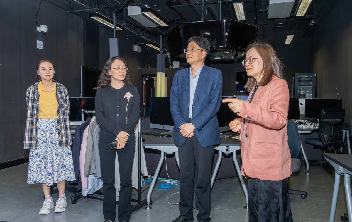 ComCityuhk's tweet photo. On 5 May 2026, CityUHK COM hosted an academic visit by the faculty of the University of Science and Technology of China (USTC) to explore possibilities for enhancing academic collaboration in undergraduate and postgraduate studies, as well as research and exchange programs. https://t.co/AzPkIPNTFM