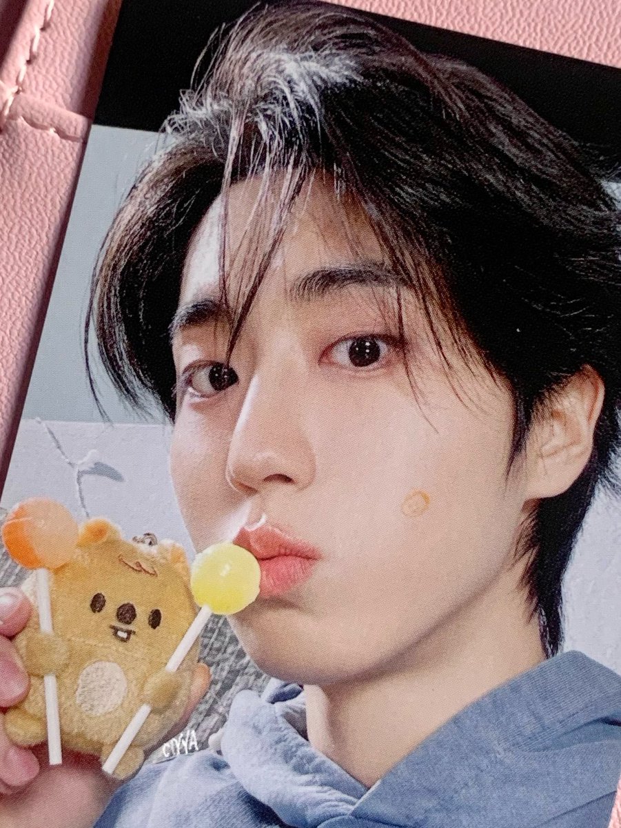 kurominyo's tweet photo. WTS / Want to Sell

Stayzone Day 4 Han Jisung
150.000

NO DM! chat line (id : ilcveuce)
✅ keep event
✅ WW, must have ina addres
❌ exc fee admin
📍Bekasi, INA

t. photocard stray kids skz fanmeeting fanmeet fm stay in our little house sz d4 https://t.co/jPaLvzskOv
