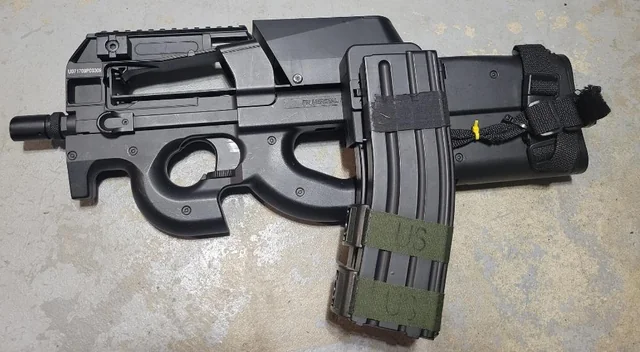 ShadeLowen's tweet photo. @koukethuniwator @inukisi223 What do you mean Iconic M4 mag for a P90- Oh good heavens. https://t.co/0ENOBKbHBM