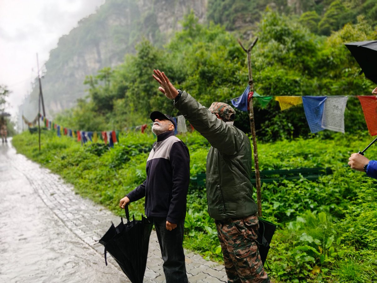 IDSAIndia's tweet photo. DG @SujanChinoy and @IDSAIndia team visited #Kinzamane #ArunachalPradesh and was briefed on various border related issues. https://t.co/2HbDjImg5h