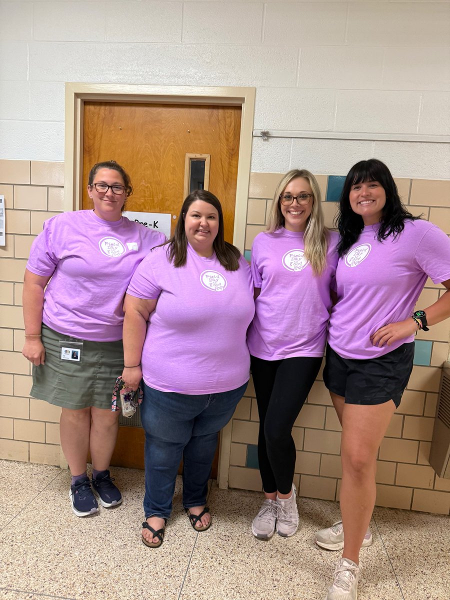 sammarieowens's tweet photo. Field Day Squad Goals ❤️ https://t.co/C3Z51lqTD8