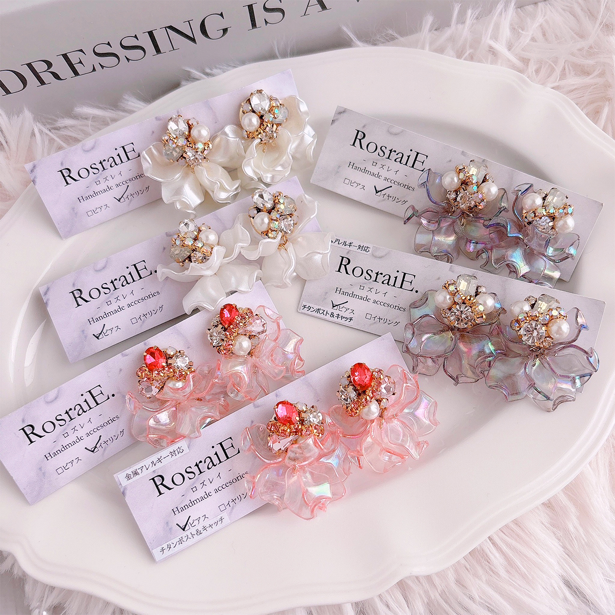 rian3_21's tweet photo. これからの時期に涼し気でおすすめのアクセサリーたち✨
RosraiE.のオンラインショップで販売中です☺♥
しばらくイベント販売がないのでぜひご利用くださいませ♪
大人気のシュシュもあります💕

shop
https://t.co/Y0x0B4YuwF

#ハンドメイド #ハンドメイド作家 #ハンドメイドアクセサリー https://t.co/v3QtK2jFrj