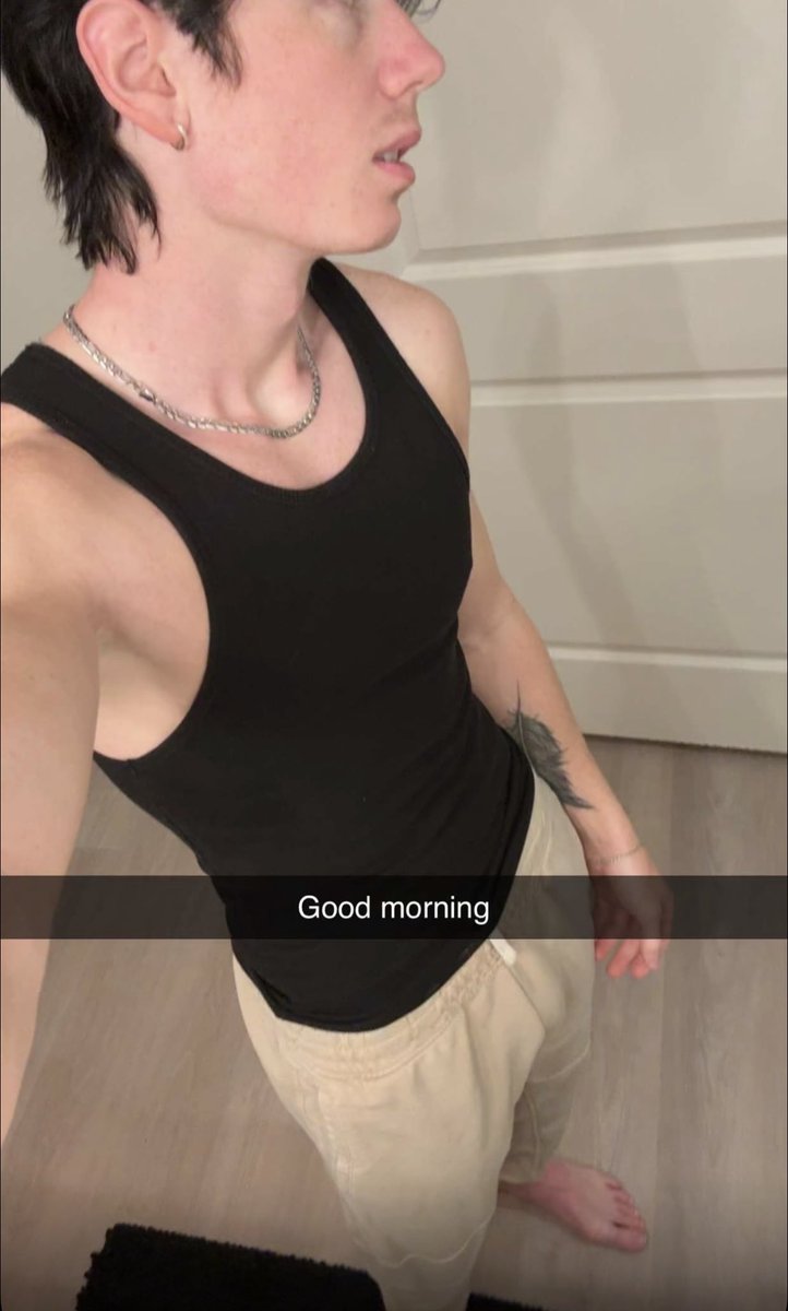 patrickk08iqp's tweet photo. #Morning boner https://t.co/hR5o9v3Pld