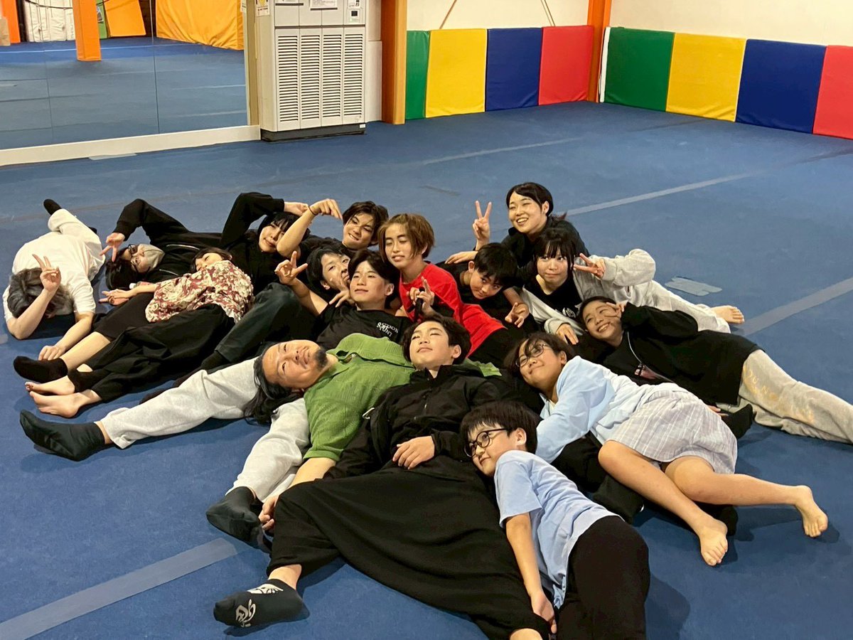 emimayo7's tweet photo. #劇団ビースト 旗揚げ公演 #三領立つ

無事に旗揚げ公演を終えることができました。
ここまで来られたのは、支えてくださったスタッフの皆様、キャストのみんなのおかげです。

たくさんの想いに支えられ、この作品を届けられたことを心より嬉しく思います。
本当にありがとうございました！ https://t.co/8rfnQ58owx