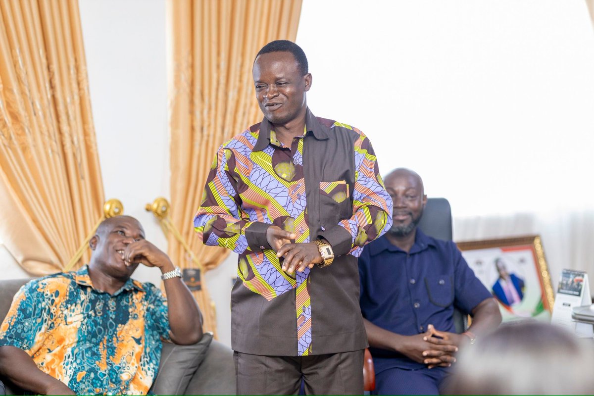 bonorcc's tweet photo. Hon. Joseph Addae Akwaboa, Bono Regional Minister, on 25th May received Genevieve Shirley Lartey and officials from the RTI Commission during a working visit. Discussions focused on the Commission’s operations and strengthening collaboration. 
#BonoRegion #RTI https://t.co/8romePBexi