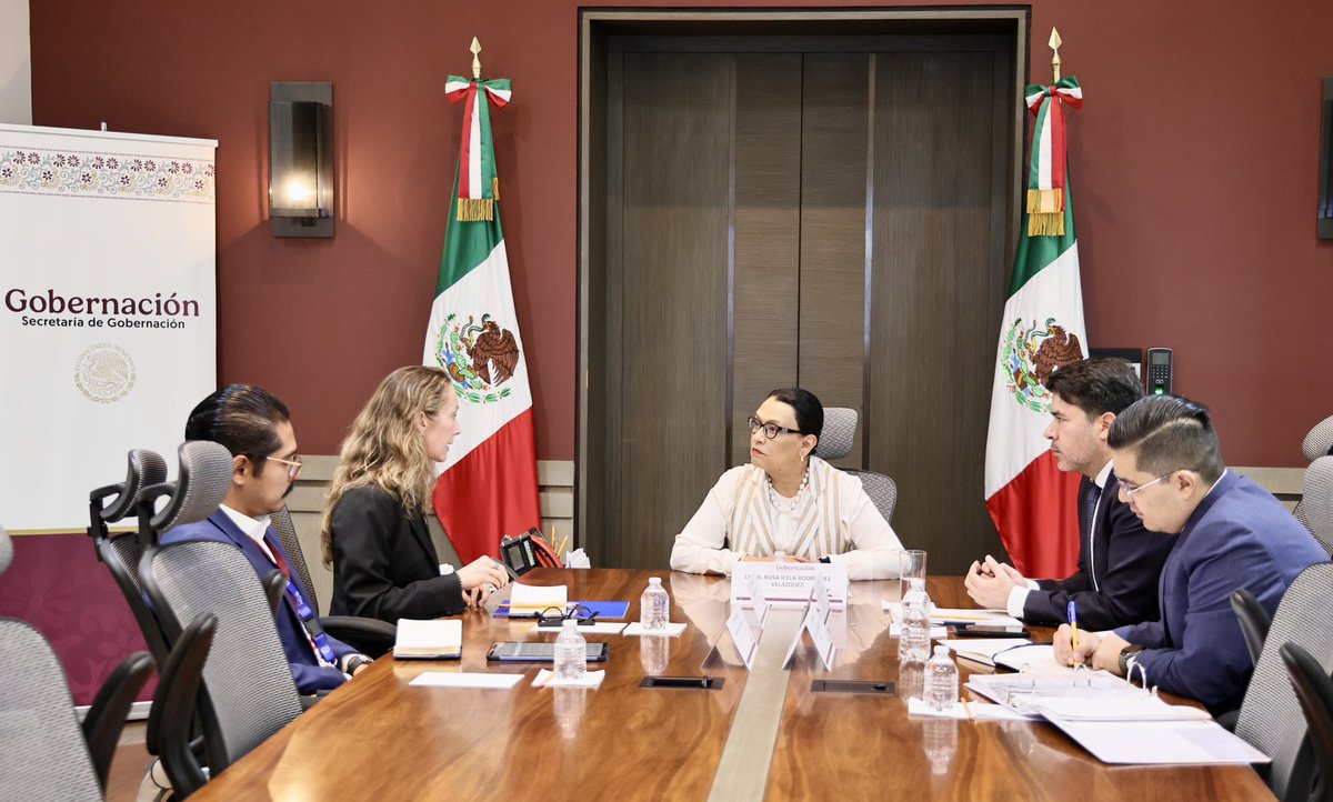 rosaicela_'s tweet photo. Un gusto recibir en la @SEGOB_mx a la jefa de misión en #México de la Organización Internacional para las Migraciones @UNmigration, @DanaGraberLadek, a quien agradecimos su disposición para atender de manera conjunta el tema de la movilidad humana en nuestro país y deseamos éxito en su próxima responsabilidad. 🇲🇽 🇺🇳@Claudiashein @arturomedinap @CarlosVaz89