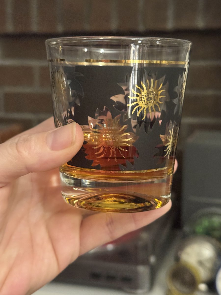 Ashleyweedwh0re's tweet photo. Cheers! To hockey stress!! #gohabago https://t.co/Fx56VDzCfi