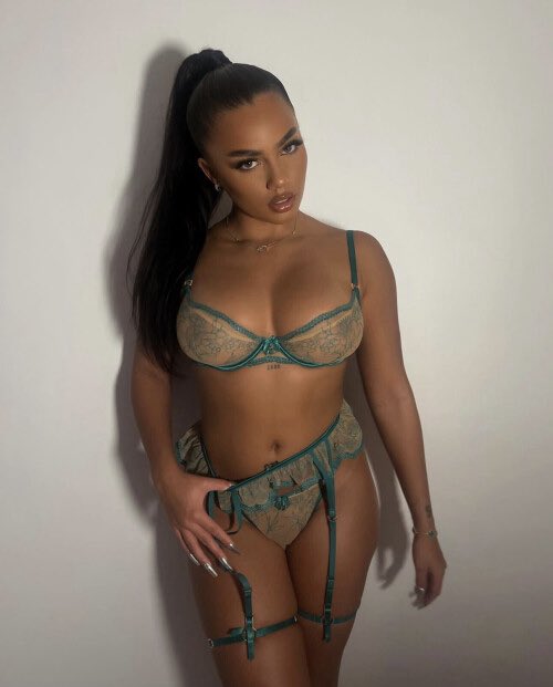 MommyMillieB's tweet photo. If you need a feed just check my bio 😉

#wankchat #feeder #feeding #TenneseeThresher https://t.co/lfH1vRYlsr