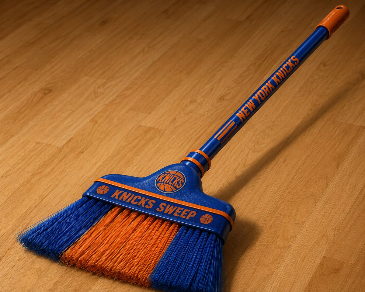 WFTate4's tweet photo. Knicks going Oz with brooms and all. https://t.co/tFHoo2IZaU