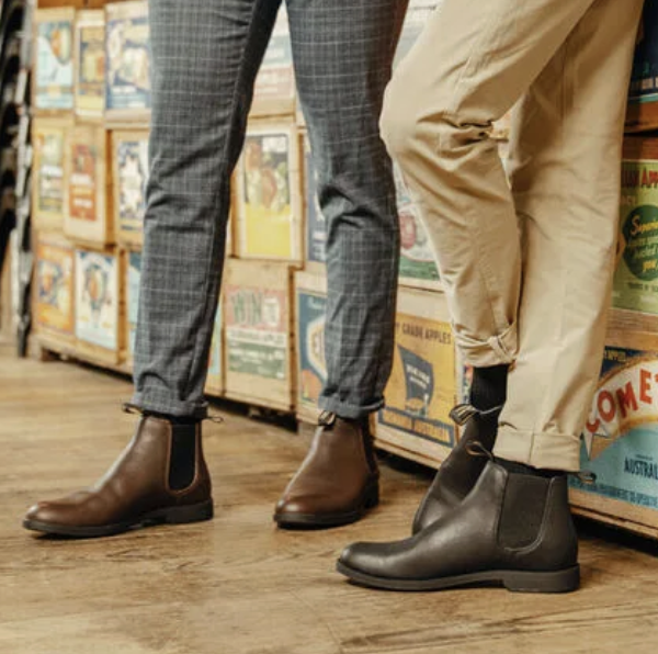 wanted4mogging's tweet photo. i remember being a teenager learning to dress and being thrown into the tip of the iceberg normie/indian tier of soylennial clothingslop content and even with how little i knew at the time there was still no way they could convince me these boots they fucking loved werent gay asf https://t.co/3Tk2WIRL99